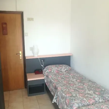 Maxi Heron Hotel 3*