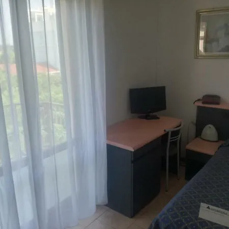 Maxi Heron Hotel 3*